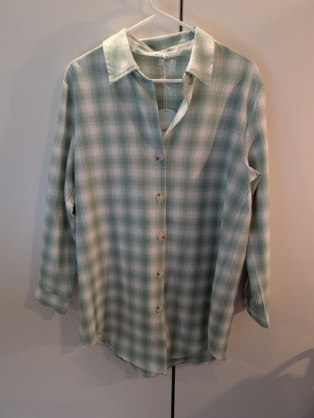 Cloud Ten Woman's Small Oversized Sage Green Plaid Button-Up Shirt NWT